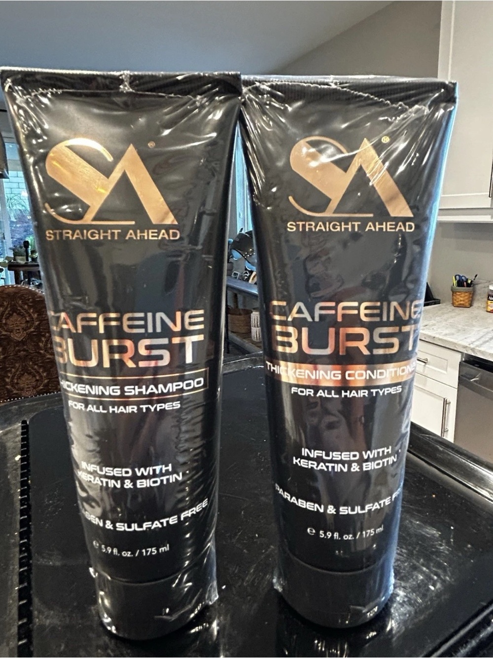 Straight Ahead Caffeine Burst Thickening Shampoo - Black